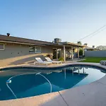 Splash And Relax By Homeslice Stays